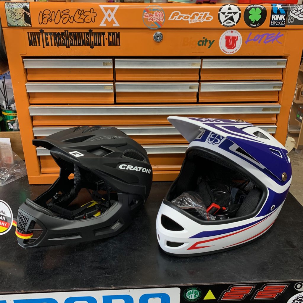 富山 キッズ向けフルフェイスヘルメット クラトーニ ヨツバホールショット 全国発送いたしますよ Toolate Sports トゥーレイトスポーツ 富山の自転車店 スノースクートプロショップ