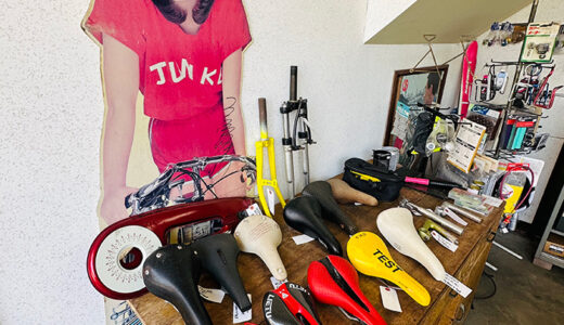 自転車中古パーツお買い得展示　販売コーナー。ビンテージパーツもあります。