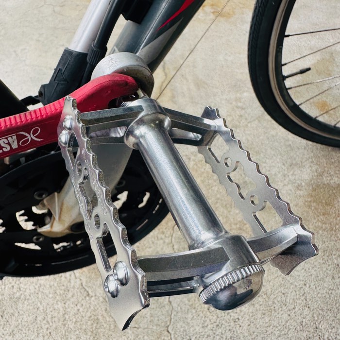 三ヶ島シルバンゴルディートをクロスバイクに取り付ける作業