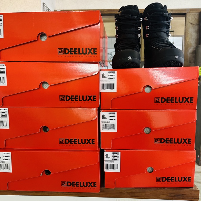 今年も入荷したDEELUXE FOOTLOOSE 2と赤いボックス