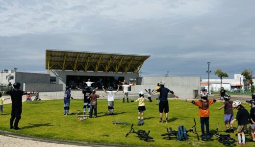 富山市ストリートスポーツパークでアクティブスポーツ教室のラジオ体操