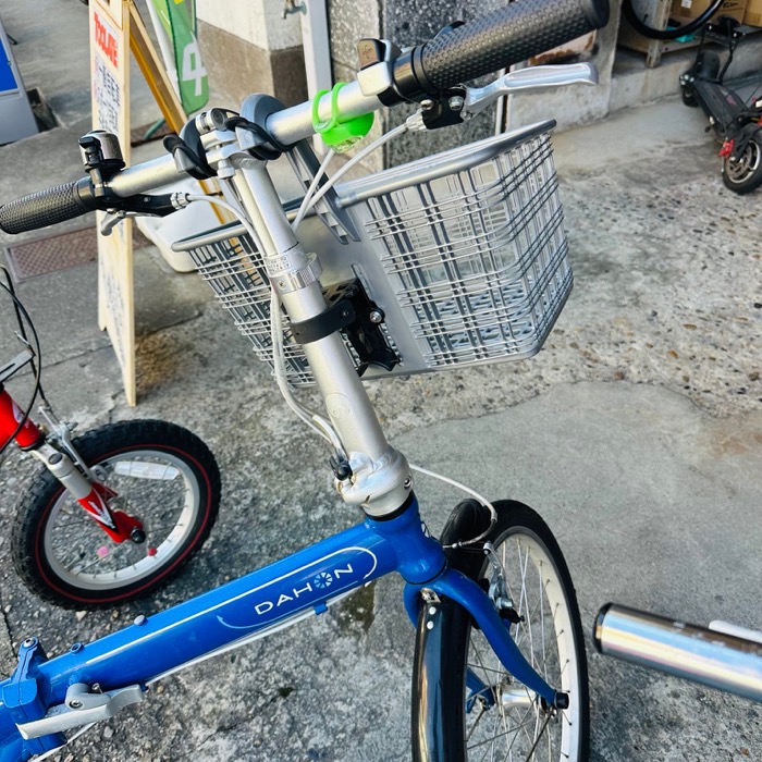 カゴ・キャリア付きの折りたたみ自転車