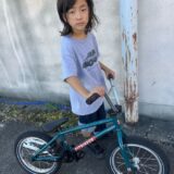 完成した16インチのFITBIKE MISFITとライダー