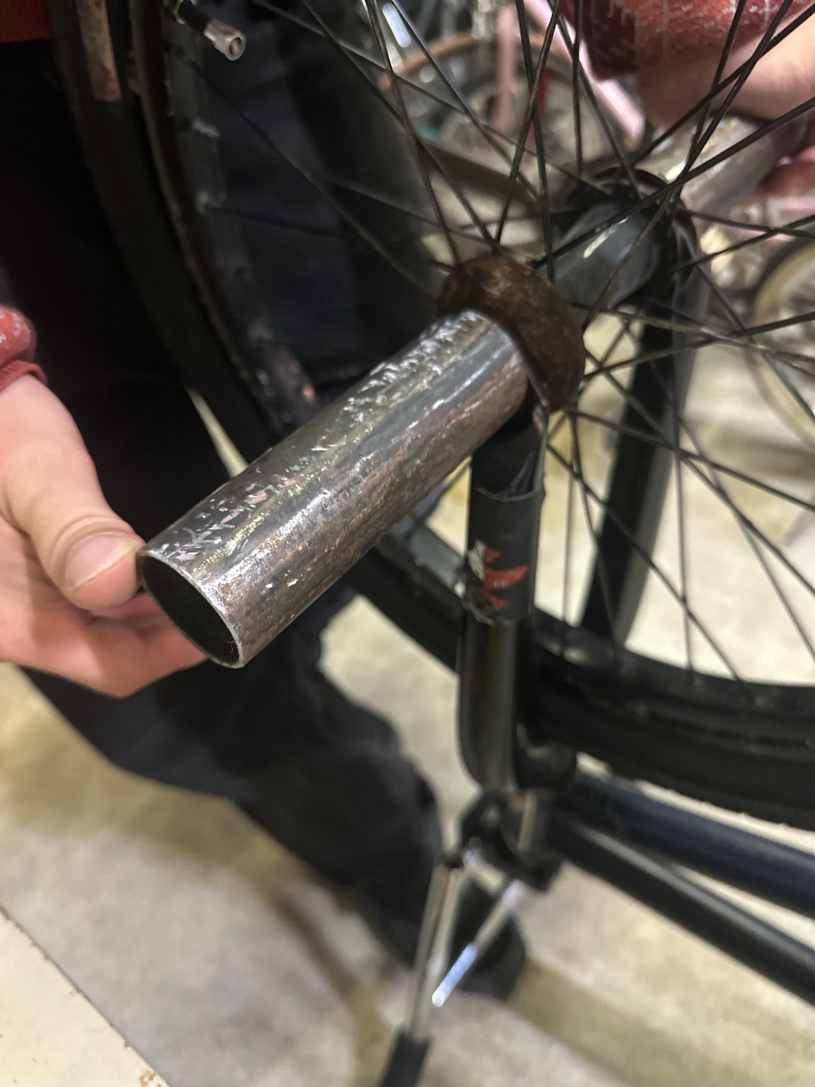 使い込まれたDARUMA STREET Bullet Pegの表面