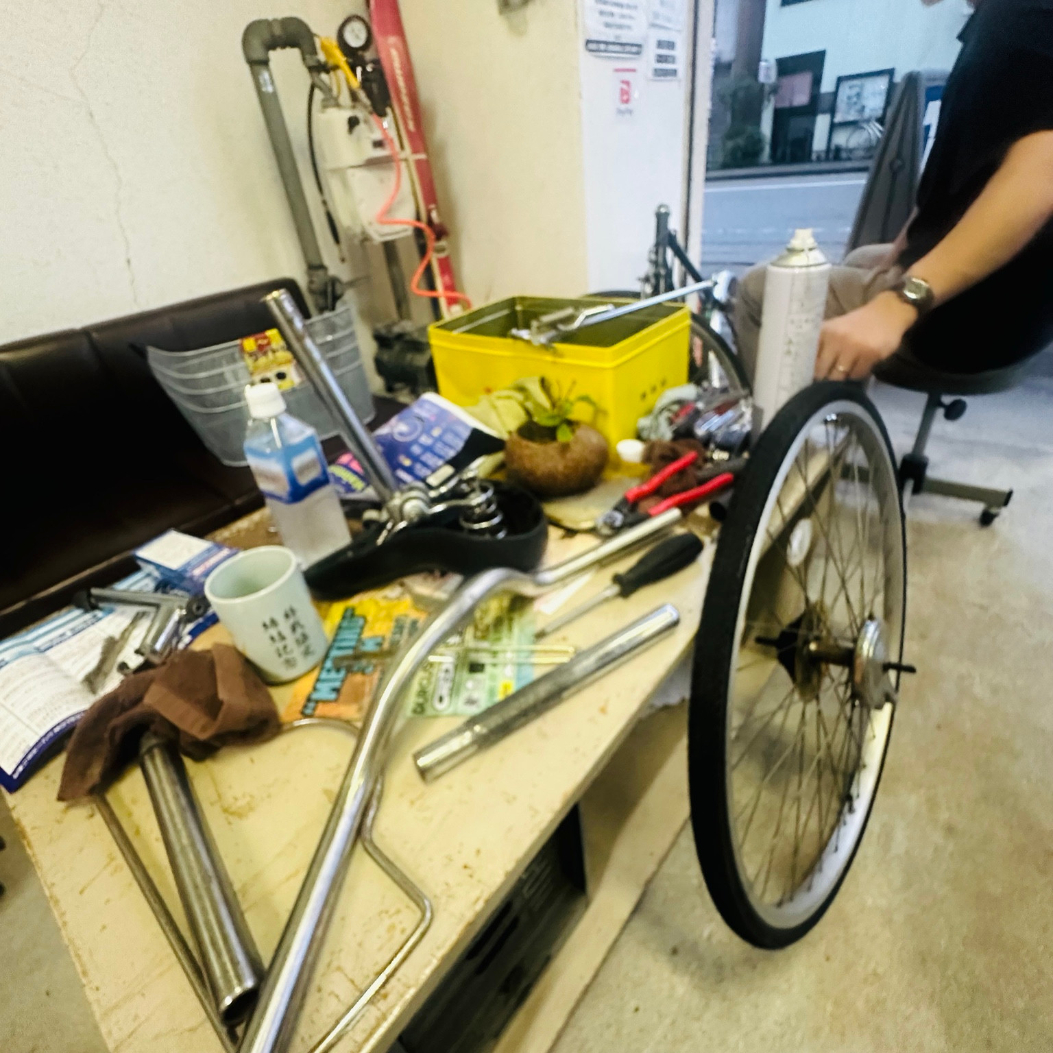 街乗りカスタムの作業台、ハンドル・車輪