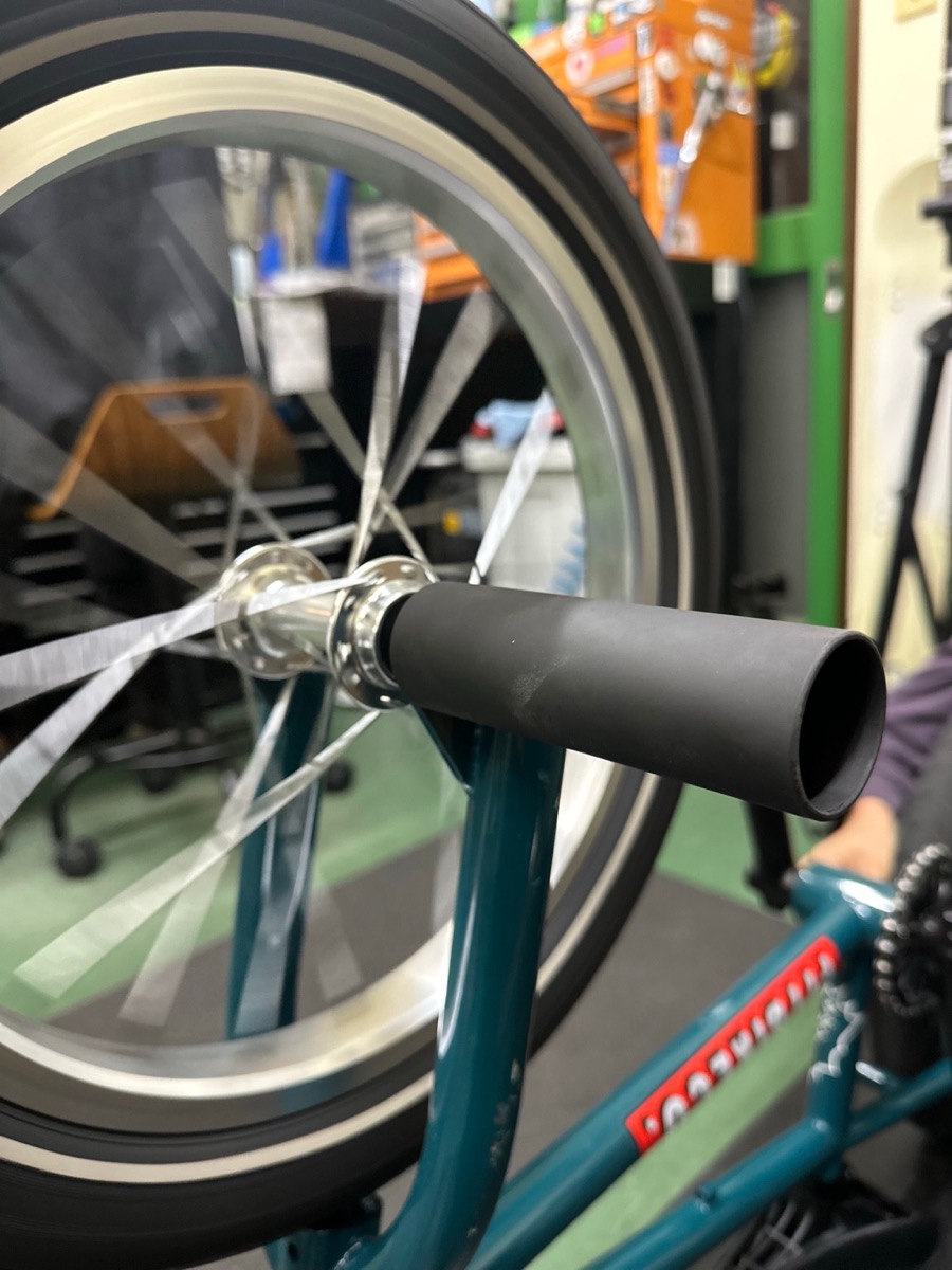 BMXに取り付けたバレットペグの接写