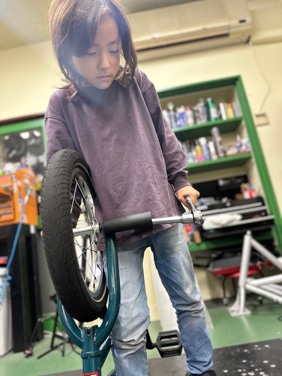 バレットペグの取り付け作業