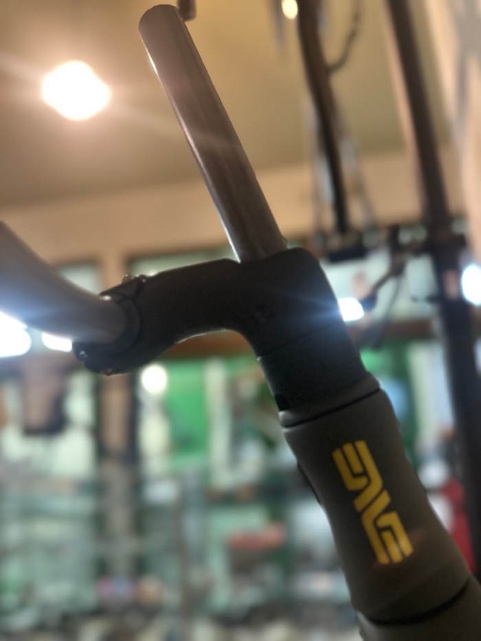 ENVEステムとBTCHN’ Bikesのチタンライザーバーを仮組み