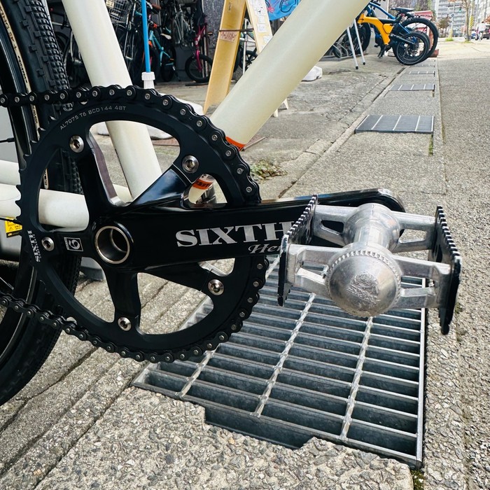 SIXTH COMPONENTSのクランクと三ヶ島ペダル